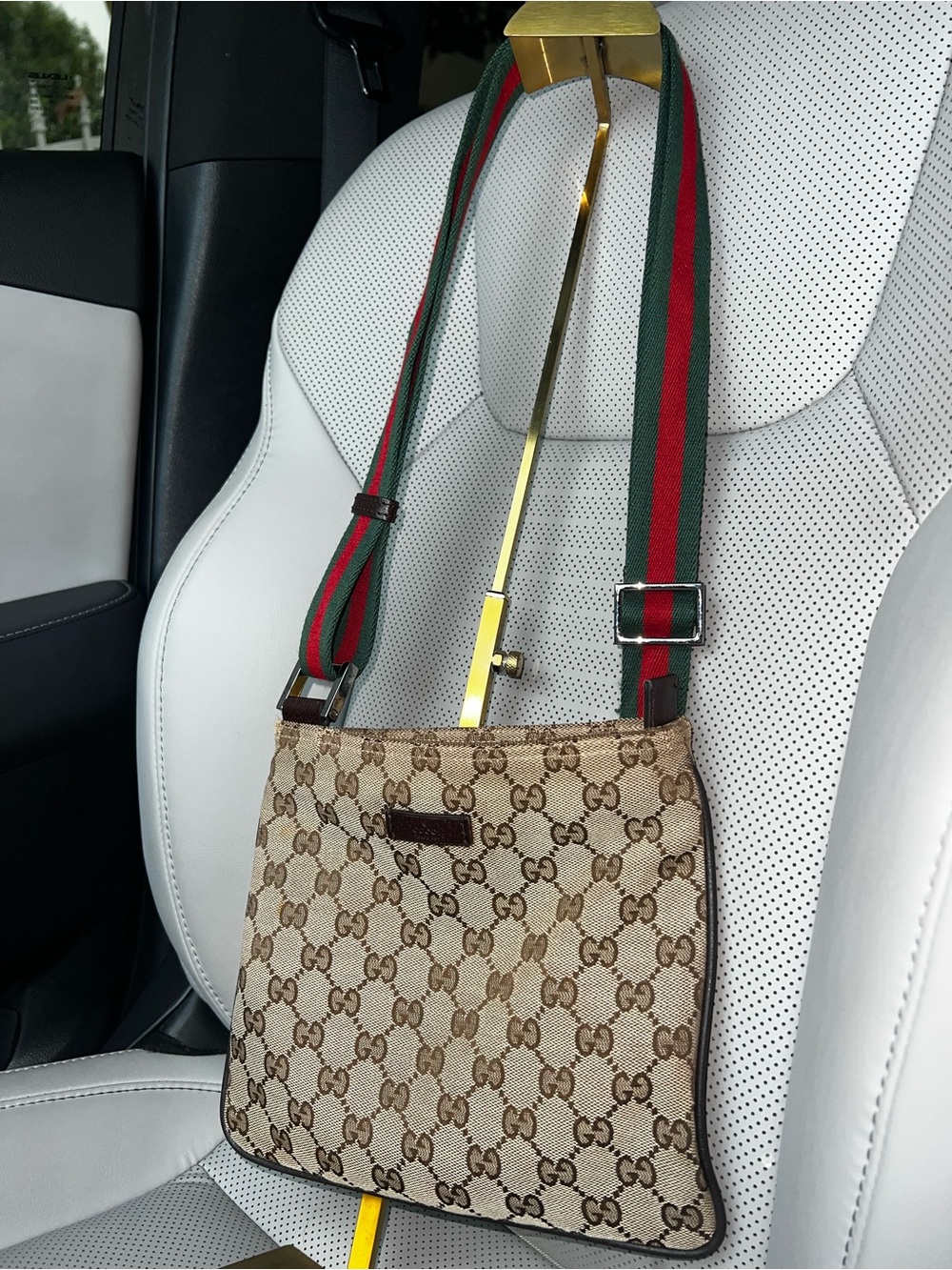 Gucci Beige GG Supreme Crossbody with Green-Red Web Strap - Picture 2 of 10